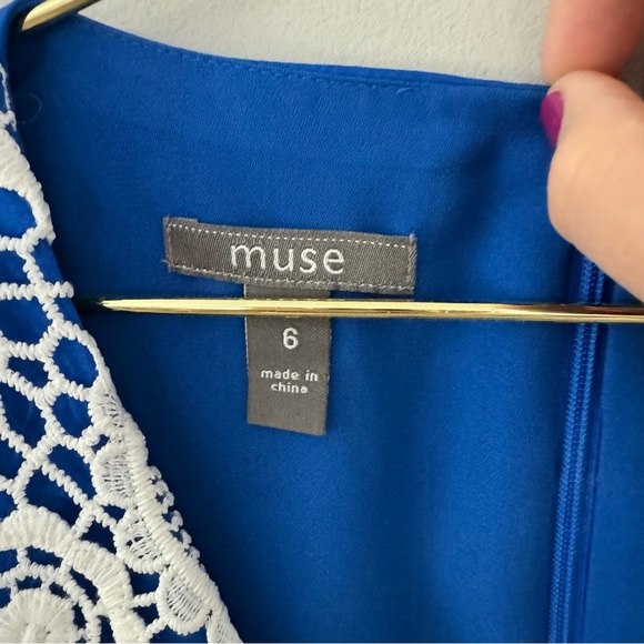 Muse Blue with White Crochet Detail Silky Sleeveless V-Neck Dress size 6 - Picture 3 of 8